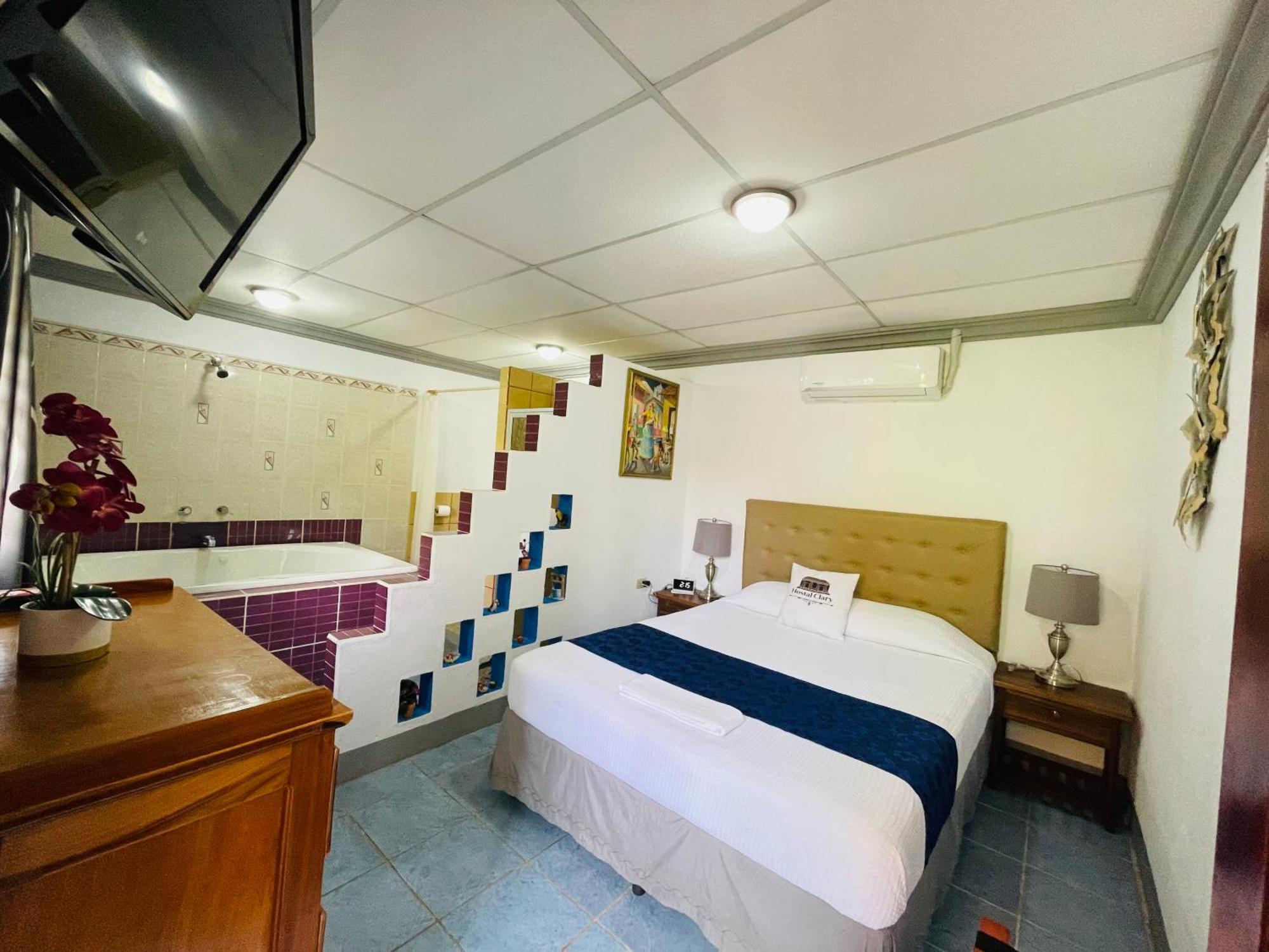 Hostal Clary León المظهر الخارجي الصورة