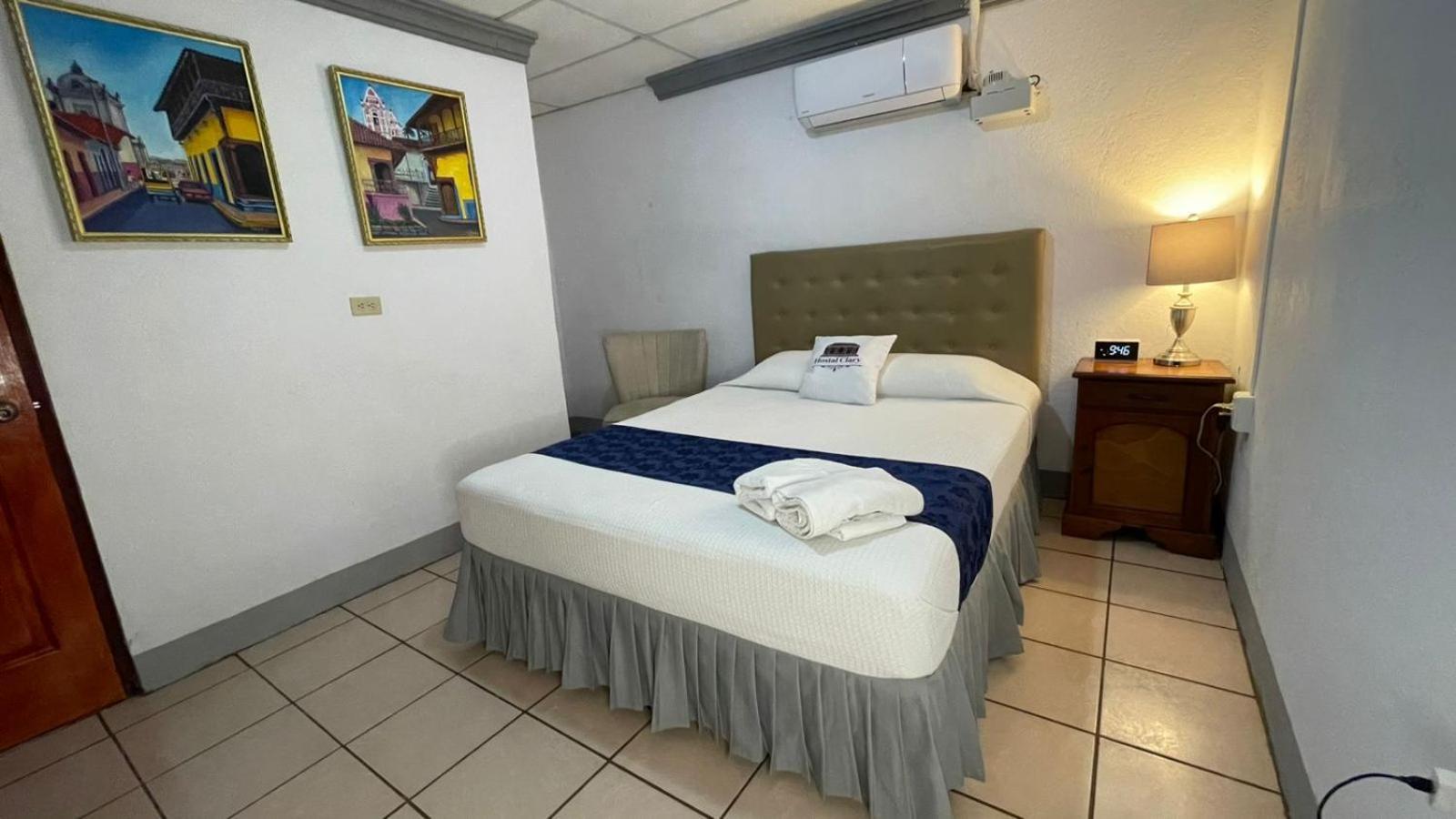 Hostal Clary León المظهر الخارجي الصورة